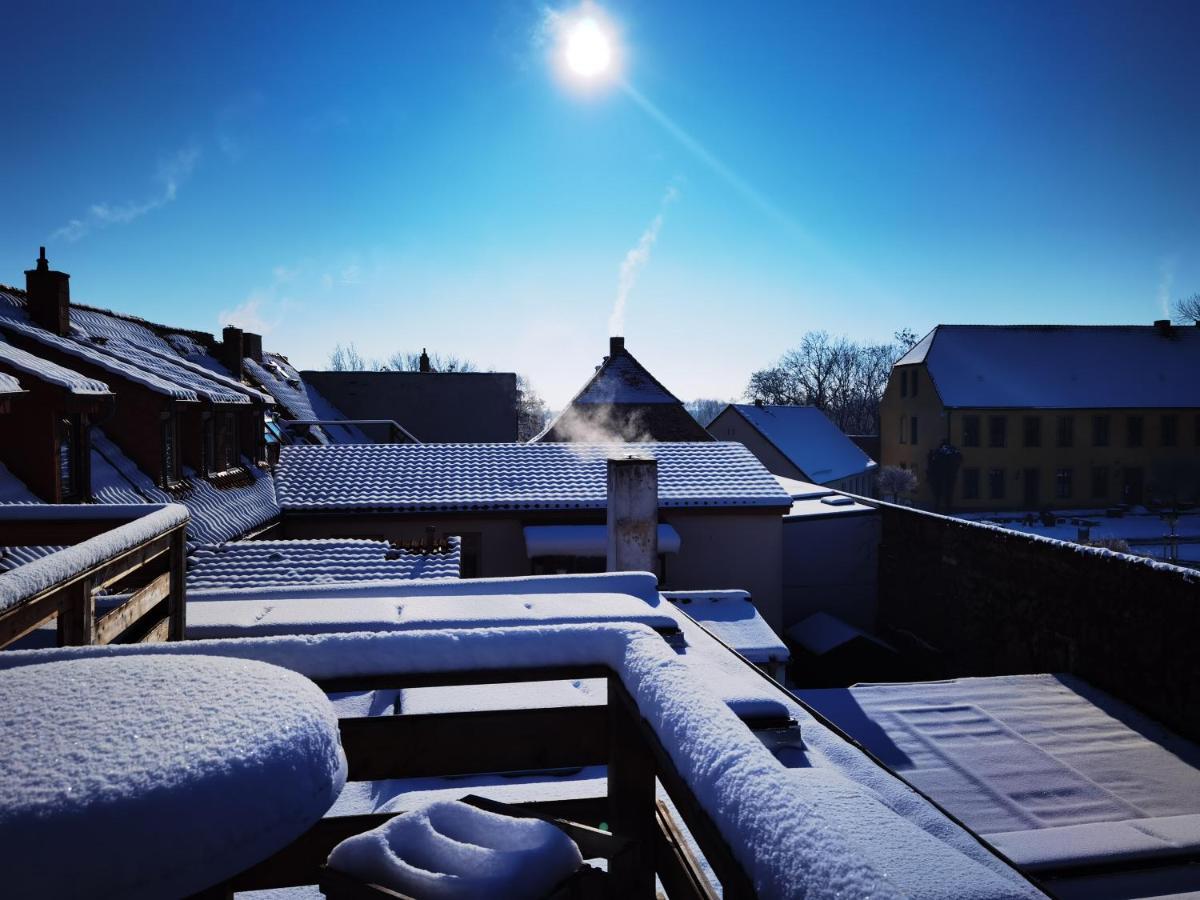 Gemuetliche Dachwohnung Mit Kleiner Oder Grosser Dachterrasse Nebeneinander Wolmirstedt Exterior foto