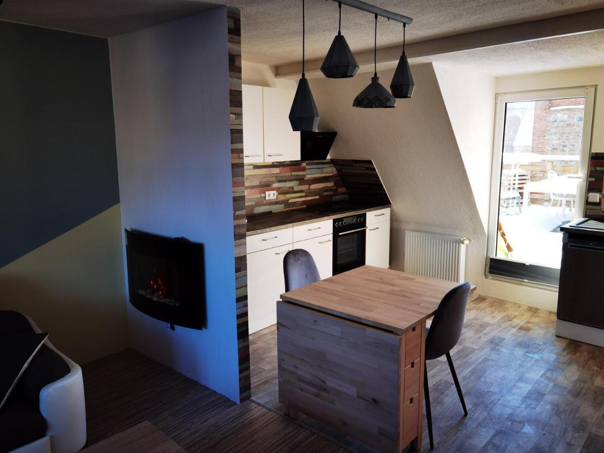 Gemuetliche Dachwohnung Mit Kleiner Oder Grosser Dachterrasse Nebeneinander Wolmirstedt Exterior foto