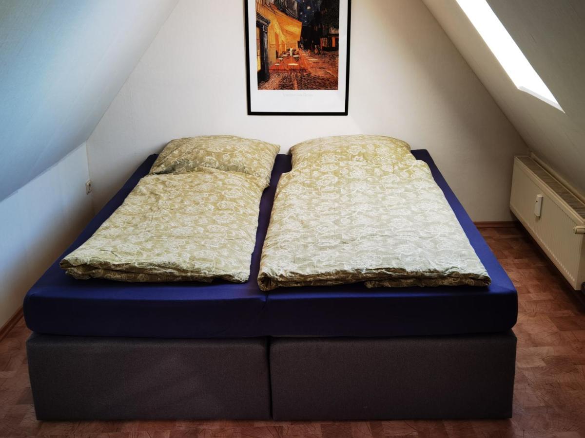 Gemuetliche Dachwohnung Mit Kleiner Oder Grosser Dachterrasse Nebeneinander Wolmirstedt Exterior foto