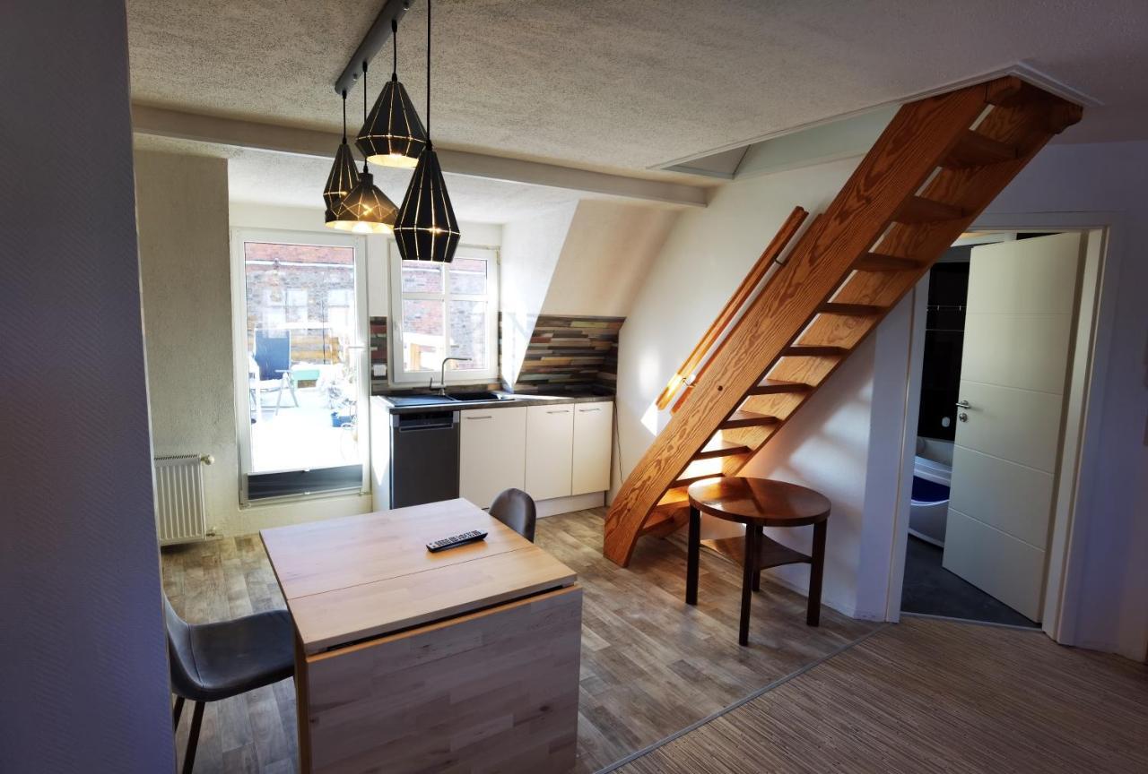 Gemuetliche Dachwohnung Mit Kleiner Oder Grosser Dachterrasse Nebeneinander Wolmirstedt Exterior foto