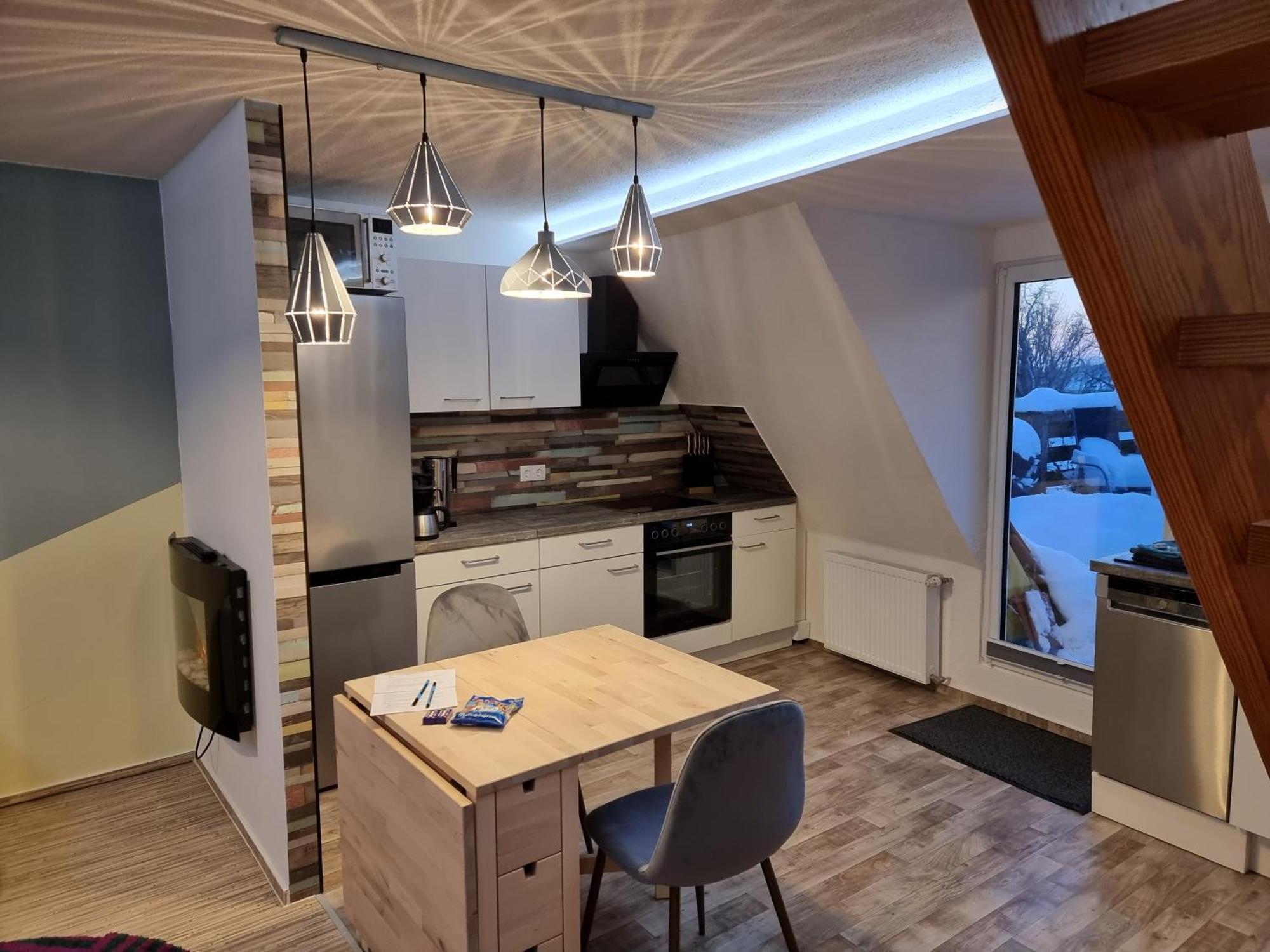 Gemuetliche Dachwohnung Mit Kleiner Oder Grosser Dachterrasse Nebeneinander Wolmirstedt Exterior foto